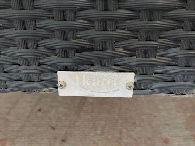 Tuintafel met stenen blad 3-delig op metalen onderstel ca. 240x100 cm, 6 grijze imitatie rotan tuinstoelen ikaros met grijze kussens, 2 bijzettafeltjes voor buiten met houten bovenkant en aluminium frame 40x40 cm, 2 glazen schalen - afbeelding 4 van  11