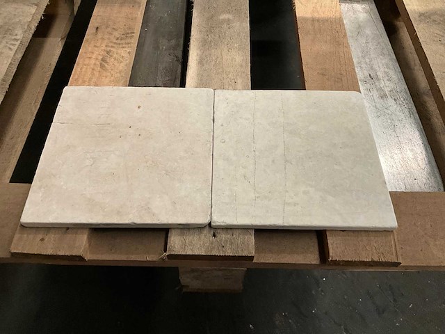 Tunesië beige natuursteen tuintegel - afbeelding 1 van  2