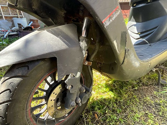 Turbho black edition jn50qt -26 scooter - afbeelding 5 van  8