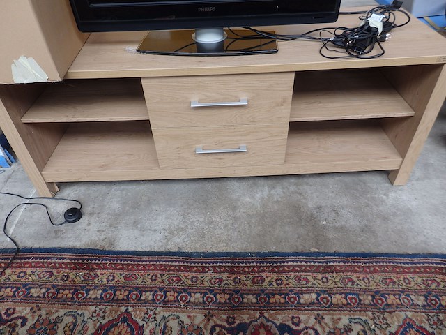 Tv + kast philips + serroundsysteem lemco - afbeelding 4 van  4