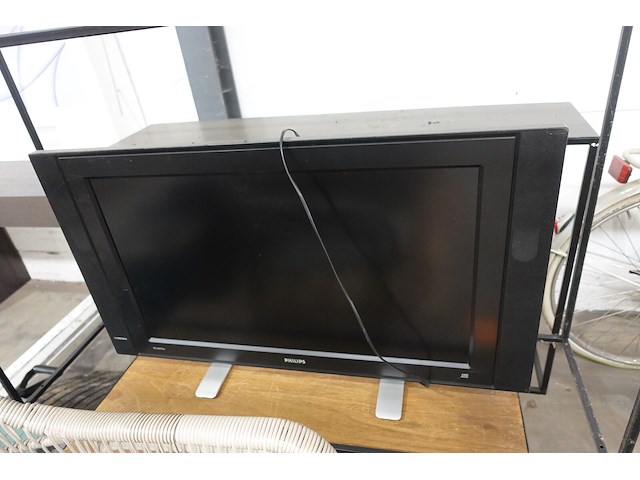 Tv philps + tafel & presentatiemeubel - afbeelding 1 van  3