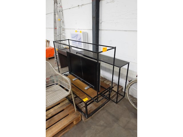 Tv philps + tafel & presentatiemeubel - afbeelding 2 van  3