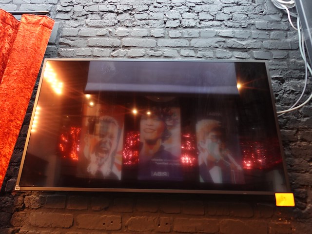 Tv scherm - afbeelding 1 van  2