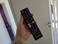 Tv toestel met afstandsbediening - afbeelding 2 van  3
