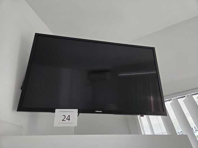Tv toestel met afstandsbediening - afbeelding 3 van  3