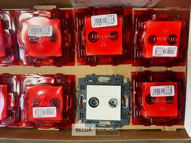 Tv/r contactdoos - afbeelding 1 van  1