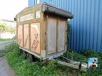 Tweassige aanhangwagen