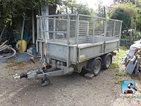 Tweassige aanhangwagen