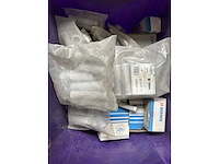 Twee componenten + netjes berner - various contractor materials - afbeelding 1 van  2
