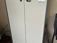Twee deurs kast, 150 x 90 cm