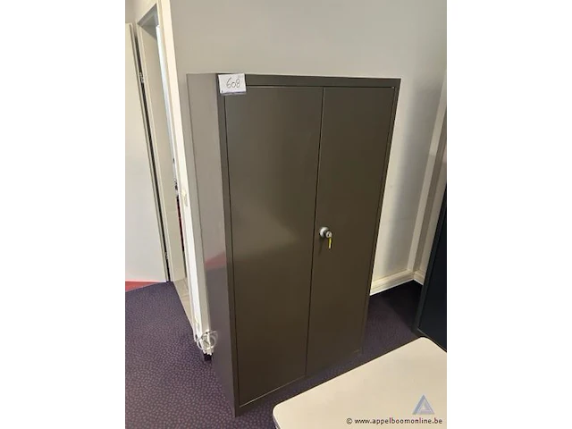 Twee deurs kast, 180 x 95 cm - afbeelding 1 van  2