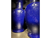 Twee grote kobalt blauwe baluster vazen - afbeelding 6 van  9