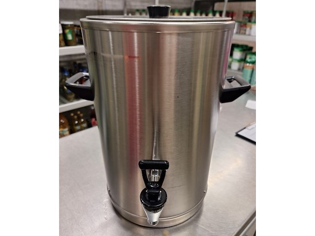 Twee koffieketels - afbeelding 1 van  3