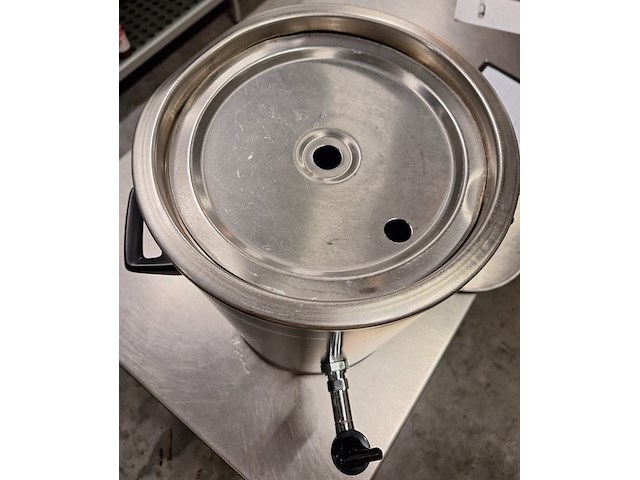 Twee koffieketels - afbeelding 3 van  3