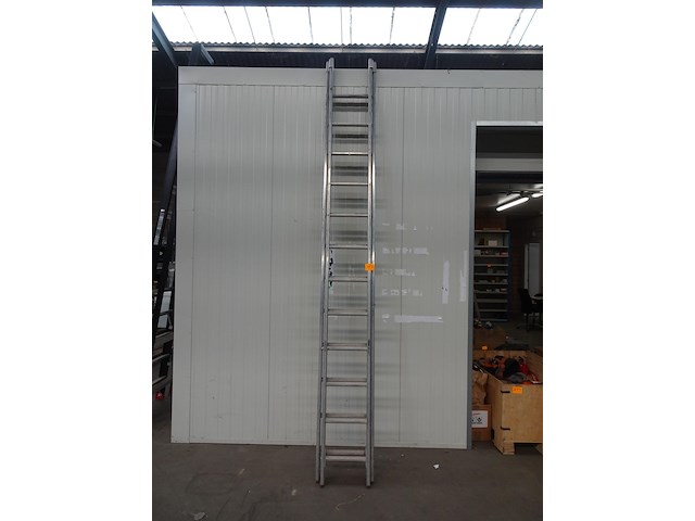 Tweedelige alu ladder - afbeelding 1 van  2