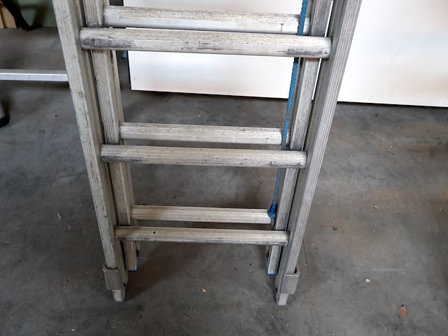 Tweedelige aluminium schuifladder - afbeelding 2 van  4