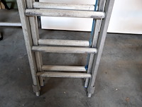 Tweedelige aluminium schuifladder - afbeelding 2 van  4