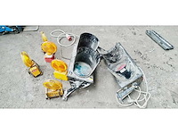 Tweekleurig verkeerslicht 2x en werflamp 5x - afbeelding 1 van  8