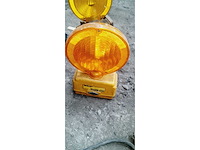 Tweekleurig verkeerslicht 2x en werflamp 5x - afbeelding 7 van  8