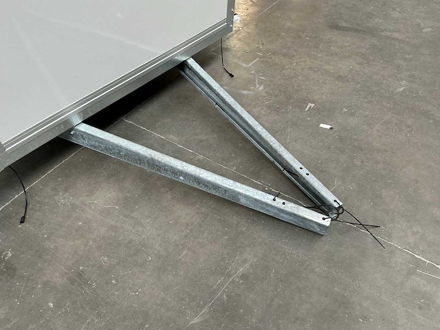 Twin arc onafgewerkte aanhangwagen - afbeelding 5 van  11