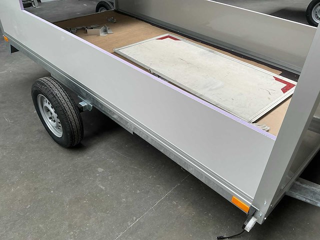 Twin arc onafgewerkte aanhangwagen - afbeelding 1 van  3