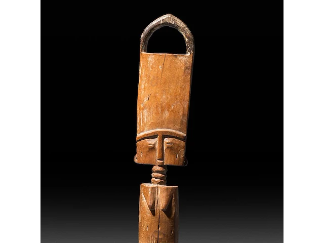 Two african tribal fertility figures, a namchi (cameroon) and an akuba (fanti, ghana) 27 cm. (10.63 in.) - afbeelding 5 van  5