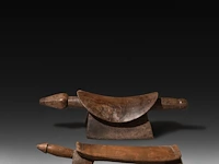 Two bembe tribal carved wooden phallic head rests, d.r. congo, l 53 cm (the largest) - afbeelding 2 van  5
