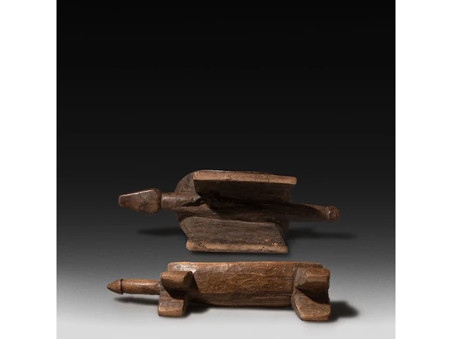 Two bembe tribal carved wooden phallic head rests, d.r. congo, l 53 cm (the largest) - afbeelding 3 van  5