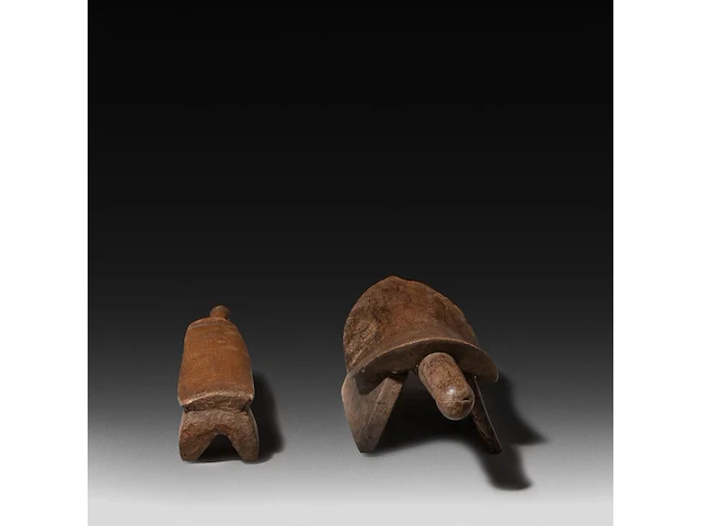 Two bembe tribal carved wooden phallic head rests, d.r. congo, l 53 cm (the largest) - afbeelding 4 van  5
