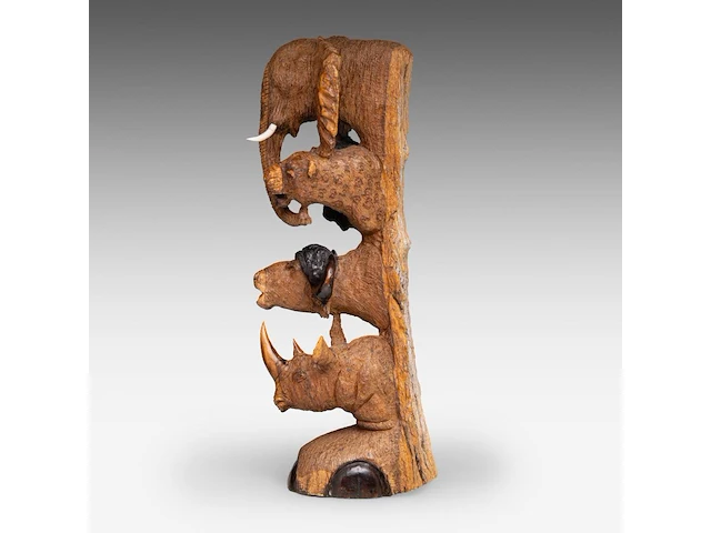 Two carved wooden african souvenirs with savanna wildlife sculpture: 59 cm. (23.23 in.), the platter: 62 cm. (24.41 in.) - afbeelding 7 van  18