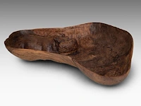 Two carved wooden african souvenirs with savanna wildlife sculpture: 59 cm. (23.23 in.), the platter: 62 cm. (24.41 in.) - afbeelding 11 van  18
