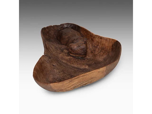 Two carved wooden african souvenirs with savanna wildlife sculpture: 59 cm. (23.23 in.), the platter: 62 cm. (24.41 in.) - afbeelding 14 van  18