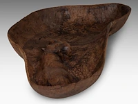 Two carved wooden african souvenirs with savanna wildlife sculpture: 59 cm. (23.23 in.), the platter: 62 cm. (24.41 in.) - afbeelding 17 van  18