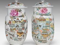 Two chinese famille rose 'one hundred antiquities' lidded jars, both signed and with a red seal mark on the bottom, republic period, total h 26,5 - 27,5 cm