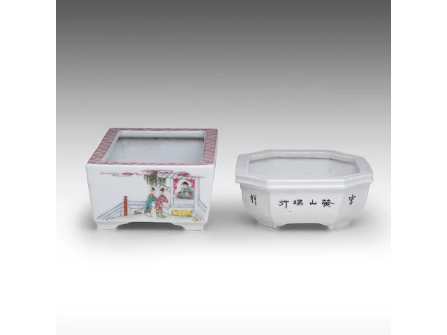Two chinese famille rose planters, incl. a rectangular planter with figures, republic period, h 5,3 - 18 x 20,5 cm / h 8 - 14,5 x 24,5 cm - afbeelding 5 van  7
