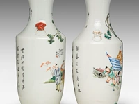 Two chinese famille rose vases, both decorated with a scene of playful boys and signed at the back, paired with lion head handles, republic period, h 58cm - afbeelding 4 van  6