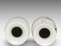 Two chinese famille rose vases, both decorated with a scene of playful boys and signed at the back, paired with lion head handles, republic period, h 58cm - afbeelding 5 van  6