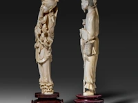 Two chinese ivory sculptures of fishermen, late qing dynasty (1850-1912), ivory h 25 cm - ivory 370g / ivory h 24 cm - total weight 477g (+) - afbeelding 3 van  8