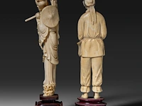 Two chinese ivory sculptures of fishermen, late qing dynasty (1850-1912), ivory h 25 cm - ivory 370g / ivory h 24 cm - total weight 477g (+) - afbeelding 4 van  8