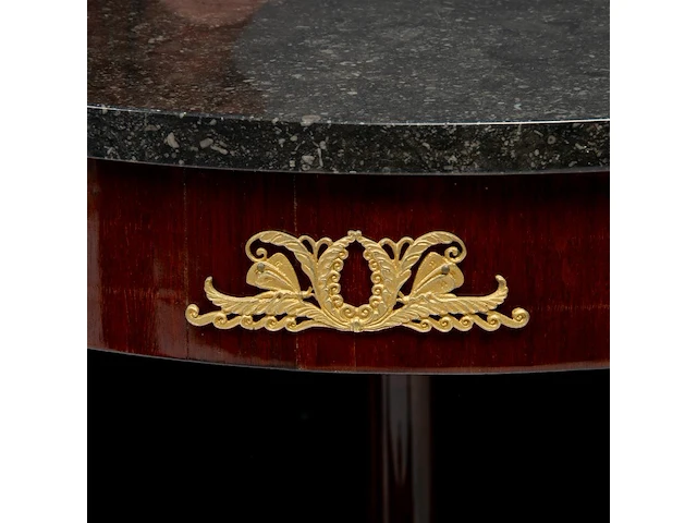 Two fine empire period mahogany gueridons, ca. 1810 76 x 80 cm. (29.92 x 31 1/2 in.) - afbeelding 7 van  7