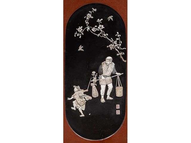 Two fine japanese shibayama inlaid black lacquered panels, depicting a man and child under a blossoming cherry branch, signed, meiji period (1868-1912), h 136 cm x 60 cm - each 8 kg (+) - afbeelding 6 van  8