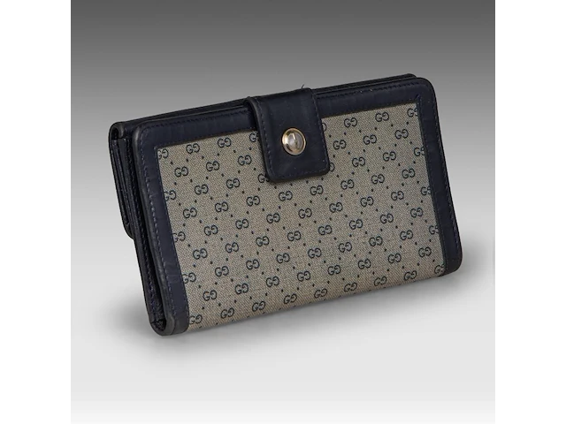 Two gucci shoulder bags and matching wallets, and two matching silk scarves - afbeelding 8 van  18