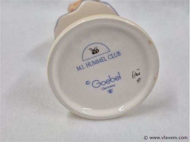 Two hands one treat - afbeelding 3 van  3