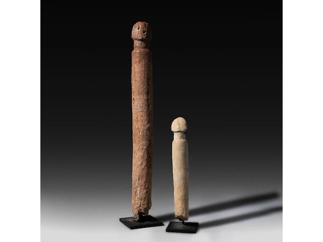 Two interesting carved stone phallus fertility statues, bura culture, burkina faso, h 38 - 70 cm - afbeelding 1 van  4