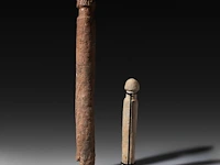 Two interesting carved stone phallus fertility statues, bura culture, burkina faso, h 38 - 70 cm - afbeelding 3 van  4