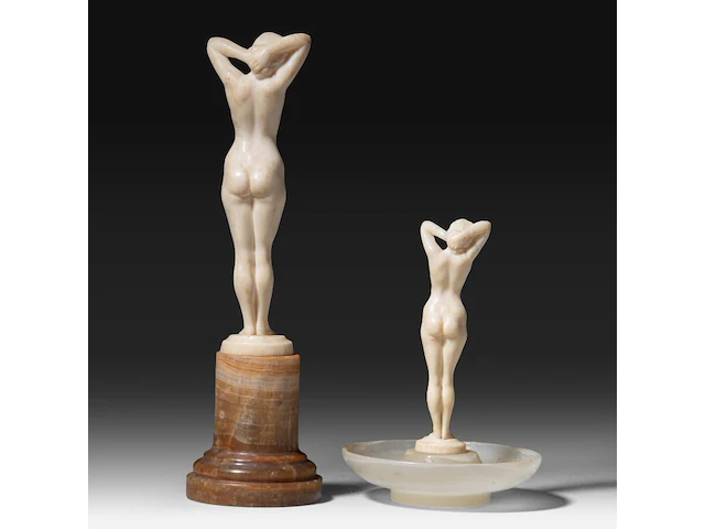 Two ivory art deco nude sculptures by joe descomps (1869-1950), signed, interwar period, total h 16 cm - ivory h 11 cm - 161g / total h 9,5 cm - ivory h 8,5 cm - 83g (+) - afbeelding 5 van  17