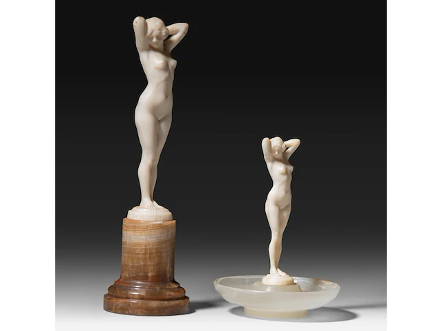 Two ivory art deco nude sculptures by joe descomps (1869-1950), signed, interwar period, total h 16 cm - ivory h 11 cm - 161g / total h 9,5 cm - ivory h 8,5 cm - 83g (+) - afbeelding 7 van  17