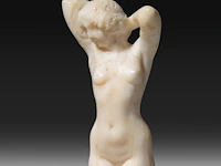 Two ivory art deco nude sculptures by joe descomps (1869-1950), signed, interwar period, total h 16 cm - ivory h 11 cm - 161g / total h 9,5 cm - ivory h 8,5 cm - 83g (+) - afbeelding 9 van  17