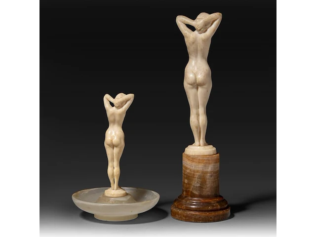 Two ivory art deco nude sculptures by joe descomps (1869-1950), signed, interwar period, total h 16 cm - ivory h 11 cm - 161g / total h 9,5 cm - ivory h 8,5 cm - 83g (+) - afbeelding 12 van  17