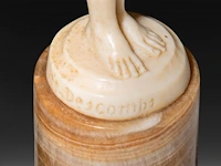 Two ivory art deco nude sculptures by joe descomps (1869-1950), signed, interwar period, total h 16 cm - ivory h 11 cm - 161g / total h 9,5 cm - ivory h 8,5 cm - 83g (+) - afbeelding 15 van  17